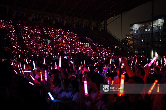 Minh Hằng và Khả Ngân lên đồ cực chất, dàn sao Việt đình đám cầm lighstick sẵn sàng quẩy trong liveshow Đông Nhi - Ảnh 21.