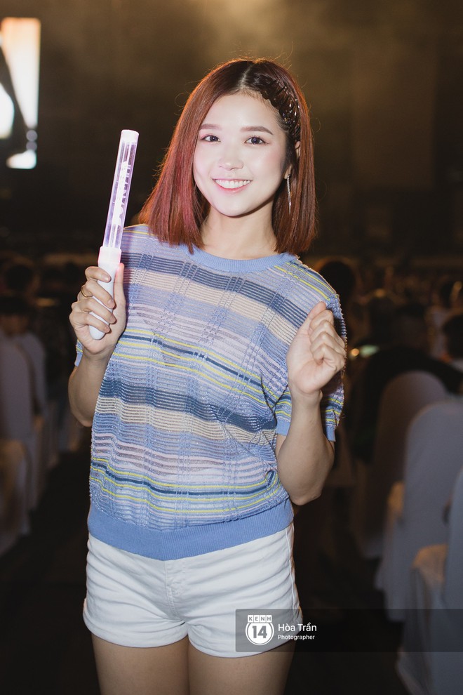 Minh Hằng v&agrave; Khả Ng&acirc;n l&ecirc;n đồ cực chất, d&agrave;n sao Việt đ&igrave;nh đ&aacute;m cầm lighstick sẵn s&agrave;ng quẩy trong liveshow Đ&ocirc;ng Nhi - Ảnh 3.