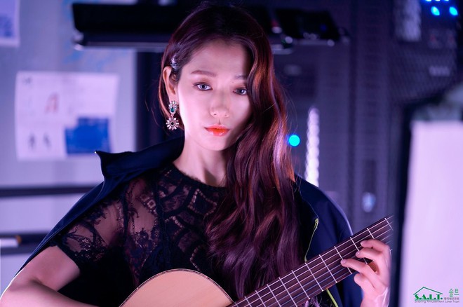 Trở lại với nhan sắc đỉnh cao, Park Shin Hye g&acirc;y sốt v&igrave; đẹp như nữ thần bước ra từ truyện thần thoại ở hậu trường - Ảnh 4.