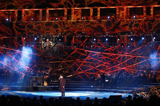 Hà Anh Tuấn lần đầu hát ca khúc mới của Phan Mạnh Quỳnh, đưa 4000 khán giả thăng hoa trong concert ở Đà Lạt - Ảnh 1.