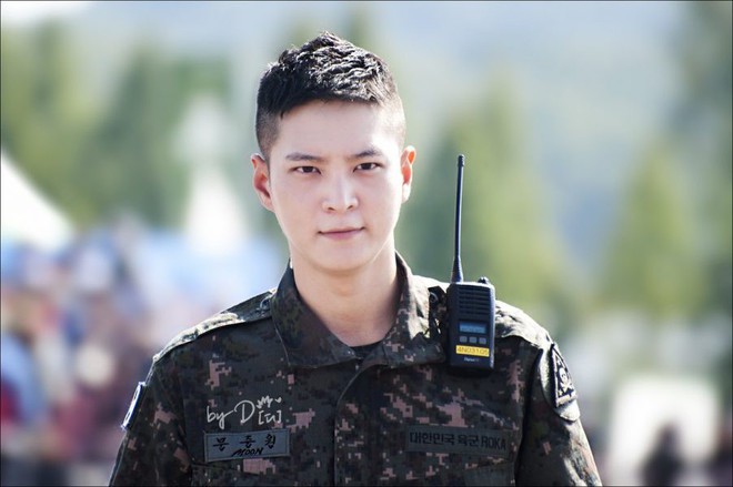 Ai ngờ nhập ngũ l&agrave; thước đo nhan sắc chuẩn nhất của c&aacute;c nam thần Kbiz: Hyun Bin, Ji Chang Wook g&acirc;y sốc v&igrave; mặt mộc - Ảnh 18.