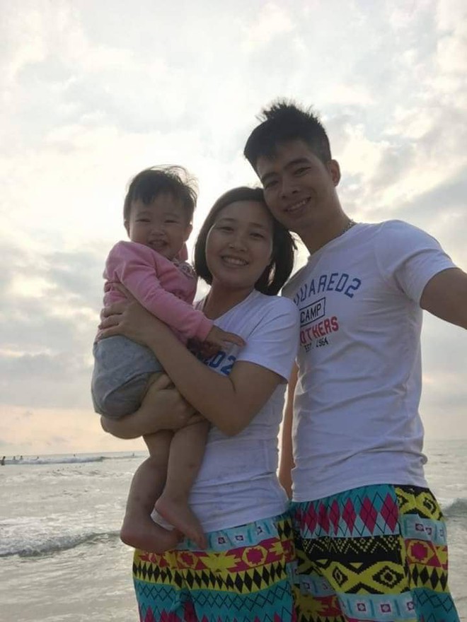Chồng bế con 2,5 th&aacute;ng sang h&agrave;ng x&oacute;m ti trực để vợ đi l&agrave;m t&oacute;c c&ugrave;ng lời nhắn khiến vợ tr&agrave;o nước mắt: Em đ&atilde; vất vả v&igrave; gia đ&igrave;nh m&igrave;nh nhiều qu&aacute;! - Ảnh 4.