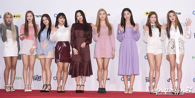 Siêu thảm đỏ SBS Gayo Daejun: Black Pink gây sốc vì vòng 1 nhọn hoắt, Irene táo bạo bên BTS, EXO và quân đoàn idol - Ảnh 43.