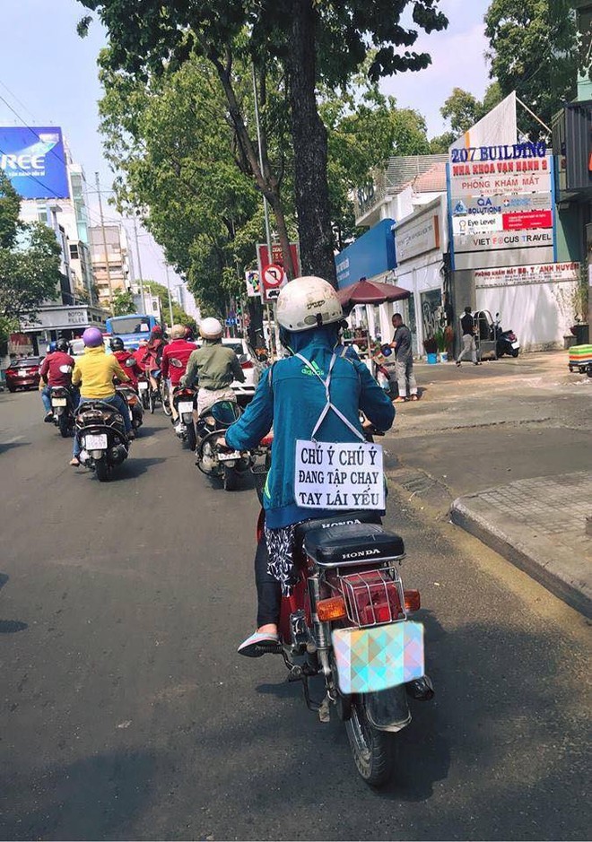 Street Ninja Awards 2018: Những tình huống đứng tim và cười... ra nhiều nước mắt nhất của các nữ tài xế trên đường phố - Ảnh 10.