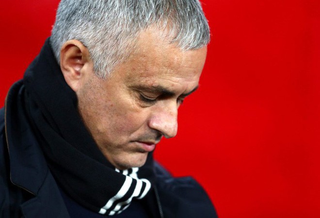 Jose Mourinho - Dưới mái tóc muối tiêu là đôi mắt chết chóc, bất cứ ai cũng sợ phải nhìn vào - Ảnh 2.