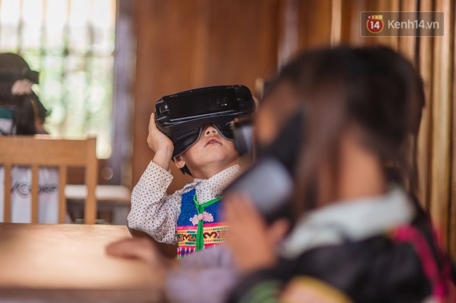 Trẻ em Tri Lễ thích thú khám phá thế giới qua lăng kính VR - Ảnh 3.