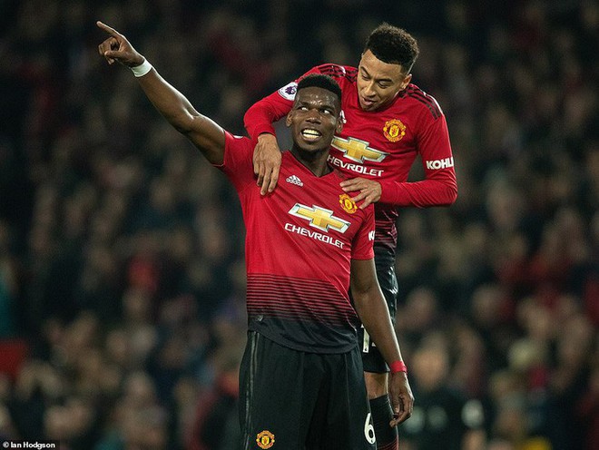 Một lần nữa, fan MU lại đắm chìm trong tình yêu với anh chàng tiền vệ tài hoa Paul Pogba - Ảnh 3.