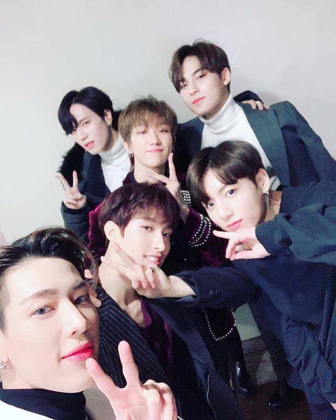 Lý do chị em mất máu tại KBS Song Festival: Hội bạn thân sinh năm 1997 toàn mỹ nam BTS, Seventeen, GOT7 selfie - Ảnh 3.