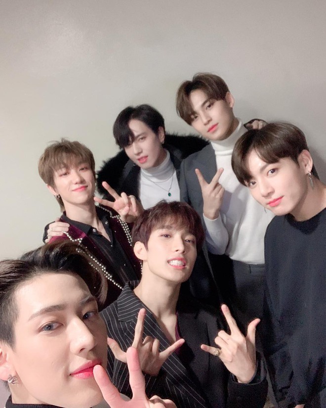 Lý do chị em mất máu tại KBS Song Festival: Hội bạn thân sinh năm 1997 toàn mỹ nam BTS, Seventeen, GOT7 selfie - Ảnh 2.