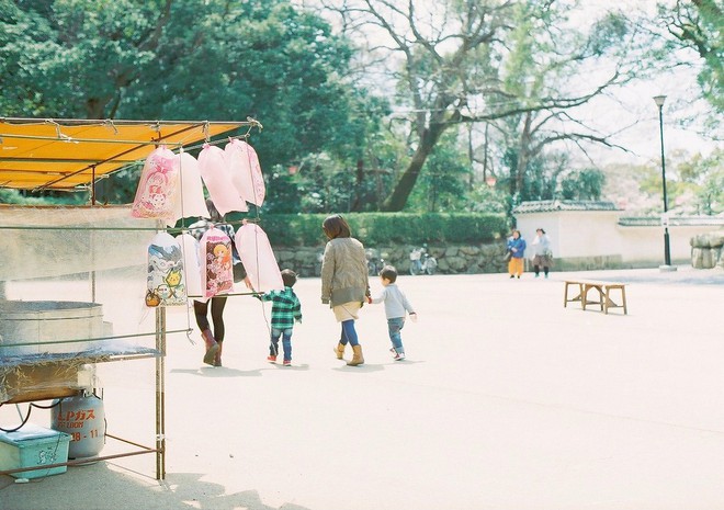 Trên đời này có một người sẽ luôn chờ đón ta trở về bất kể chúng ta đi đâu làm gì - Ảnh 2.