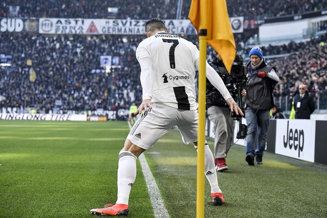 Ronaldo ghi 2 bàn, Juventus hú hồn thoát trận hòa nhưng tất cả đều lu mờ trước drama - Ảnh 3.