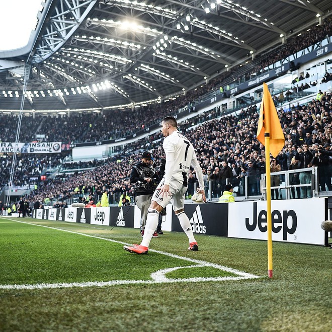 Ronaldo giúp Juventus lập thành tích chưa từng có trong lịch sử giải VĐQG Italy - Ảnh 1.