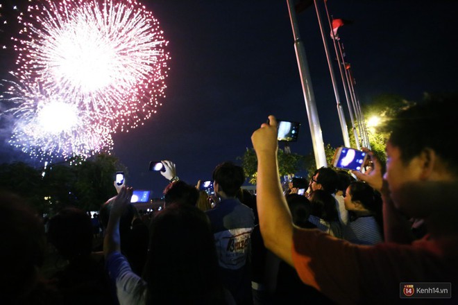 Bị cấm đường trong đêm bắn pháo hoa chào năm mới 2019 ở Sài Gòn, người dân nên đi theo lộ trình này - Ảnh 1.