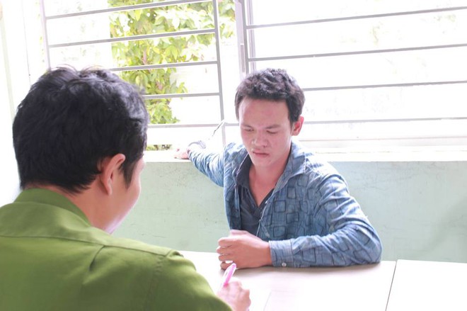 Thua độ b&oacute;ng đ&aacute;, 2 thanh ni&ecirc;n từ TP.HCM về B&igrave;nh Dương cướp th&ugrave;ng tiền mừng đ&aacute;m cưới - Ảnh 1.
