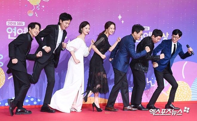 Không phải Song Ji Hyo, đây mới là cô gái cùng Kim Jong Kook đạt giải Cặp đôi của năm! - Ảnh 1.