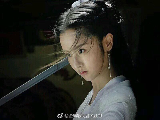 Nhan sắc thật sự của Tiểu Long Nữ mũi to bị photoshop thảm hoạ tr&ecirc;n poster T&acirc;n Thần Đi&ecirc;u Đại Hiệp 2018 - Ảnh 7.