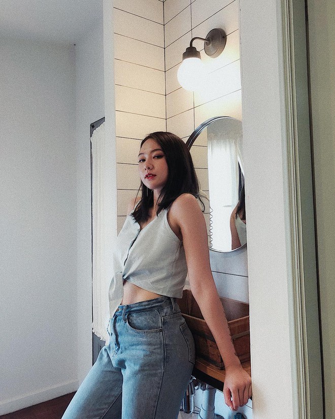 Nhan sắc đời thường “đốt mắt” của tân hoa khôi “ẵm” một lúc 3 giải trong cuộc thi Miss FPTU - Ảnh 9. Nhan sắc đời thường “đốt mắt” của tân hoa khôi “ẵm” một lúc 3 giải trong cuộc thi Miss FPTU - Ảnh 9.