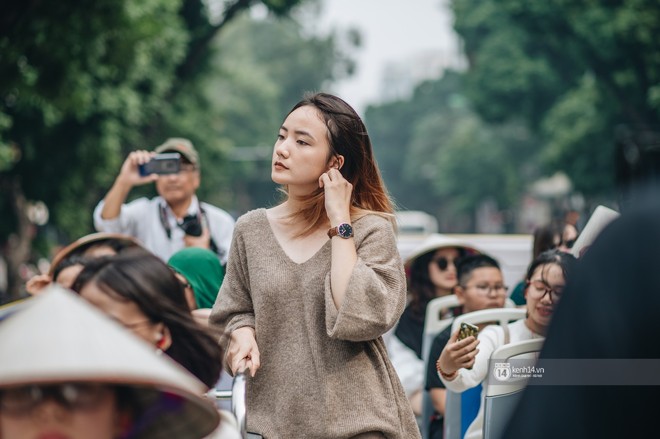 L&ecirc;n xe bus 2 tầng v&ograve;ng quanh H&agrave; Nội để kh&aacute;m ph&aacute; những ng&oacute;c ng&aacute;ch thật quen m&agrave; cũng thật lạ - Ảnh 12.