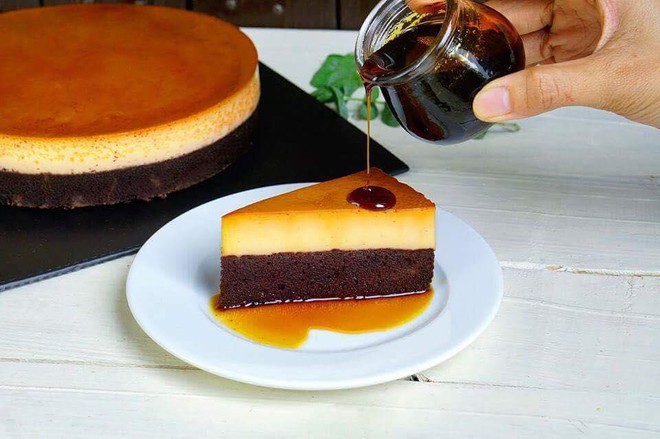 C&aacute;c loại b&aacute;nh lưỡng long nhất thể ở S&agrave;i G&ograve;n, kh&ocirc;ng ngờ ngo&agrave;i flan gato ra c&ograve;n nhiều loại thế n&agrave;y - Ảnh 2.
