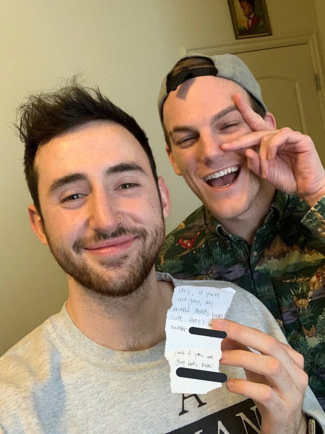 Nhận được mẩu giấy l&agrave;m quen ghi cả số &ocirc;ng, số b&agrave;, anh ch&agrave;ng điển trai chọn một để rồi nổi tiếng nhất MXH - Ảnh 4.