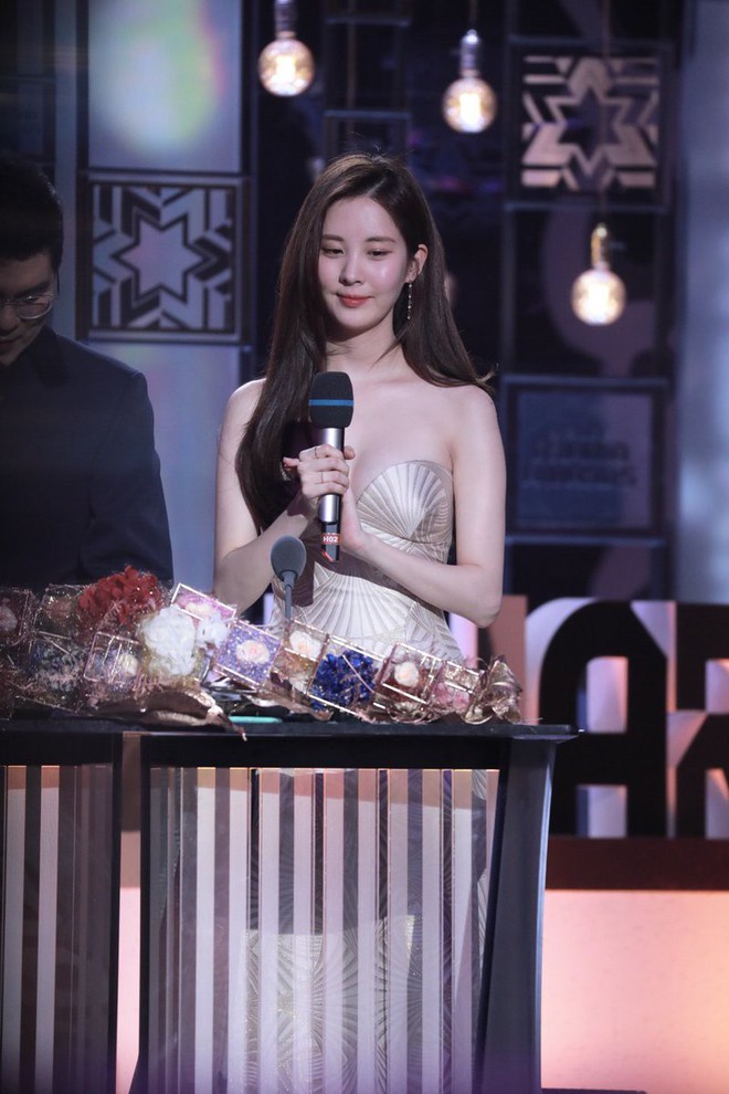 Xịt máu mũi vì em út ngoan hiền Seohyun (SNSD) khoe vòng 1 bốc lửa, làn da trắng nõn tại MBC Drama Awards - Ảnh 1.