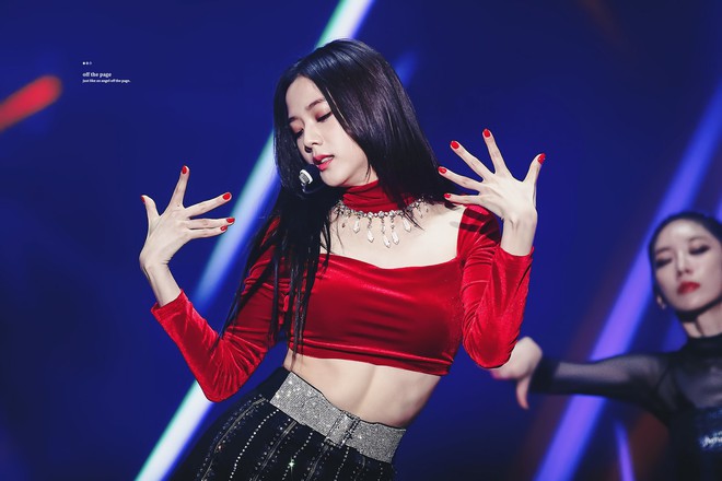 Bạn c&oacute; biết c&ocirc; g&aacute;i n&agrave;y của Black Pink cứ l&ecirc;n s&acirc;n khấu l&agrave; lại g&acirc;y thương nhớ to&agrave;n diện với nhan sắc cực phẩm? - Ảnh 8.