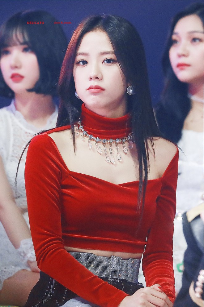 Bạn c&oacute; biết c&ocirc; g&aacute;i n&agrave;y của Black Pink cứ l&ecirc;n s&acirc;n khấu l&agrave; lại g&acirc;y thương nhớ to&agrave;n diện với nhan sắc cực phẩm? - Ảnh 7.