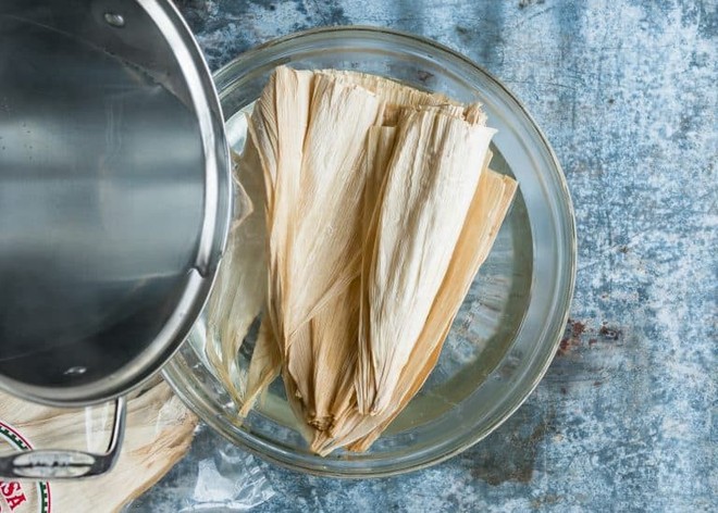 Tamales: món ngon ngày Tết của người Mexico, độc đáo từ nguyên liệu gói bên ngoài đến phần nhân bên trong - Ảnh 4.