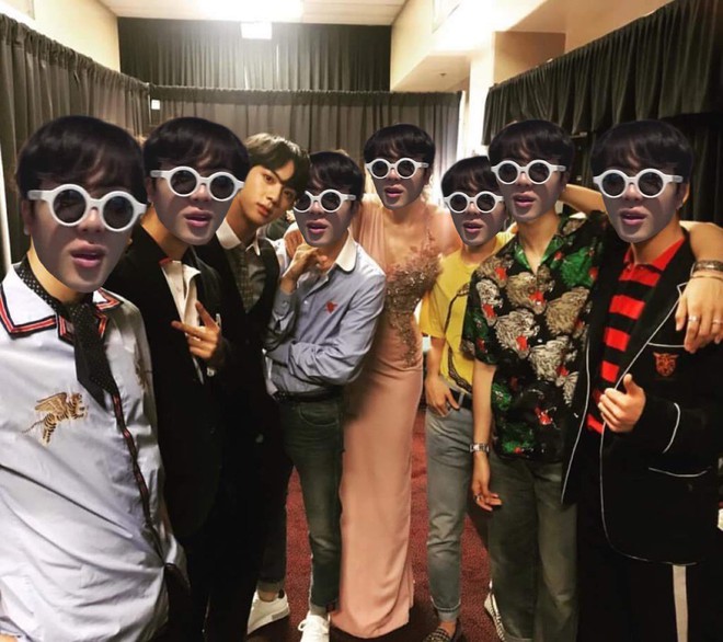 Mặn từ idol đến fan: ARMY chúc mừng sinh nhật Jin (BTS) bằng một loạt ảnh meme tươi đến từ chính mặt chàng trai ấy - Ảnh 3.