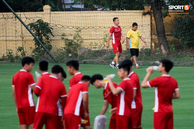 Hùng Dũng chấn thương, Xuân Trường có cơ hội đá chính ở bán kết AFF Cup 2018 - Ảnh 2.