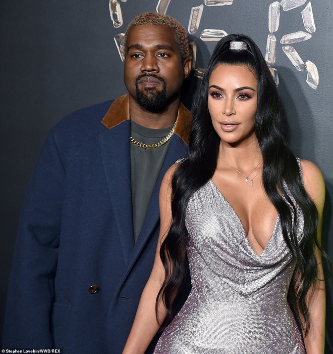 Kim Kardashian hút triệu like với ảnh gần như nude khoe lấp ló vòng 1 nóng bỏng - Ảnh 2.