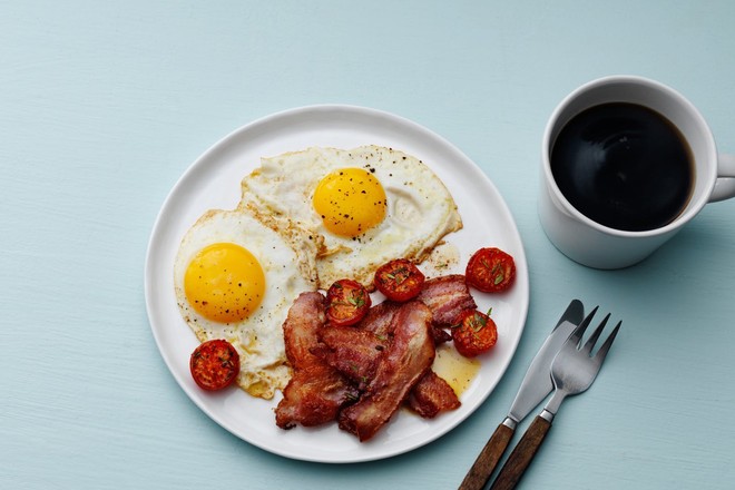 Các món ngon từ trứng cho bữa sáng Keto siêu nhanh gọn - Ảnh 1.