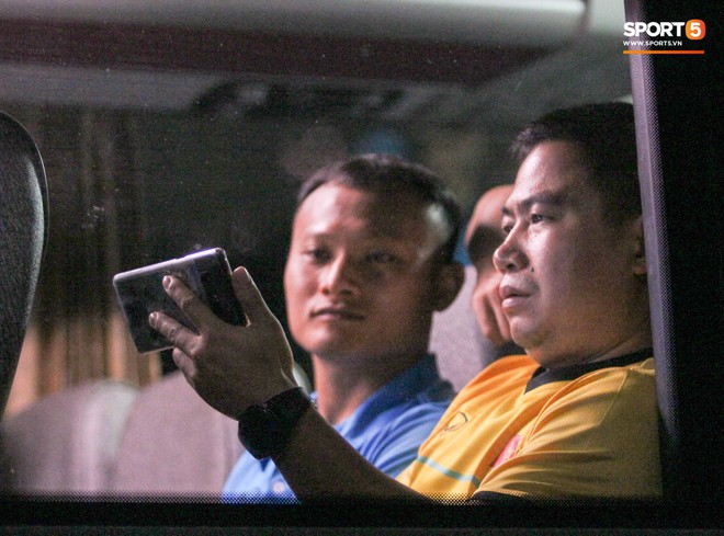Tuyển Việt Nam xem Malaysia đánh bại Thái Lan ngay trên xe bus - Ảnh 5.