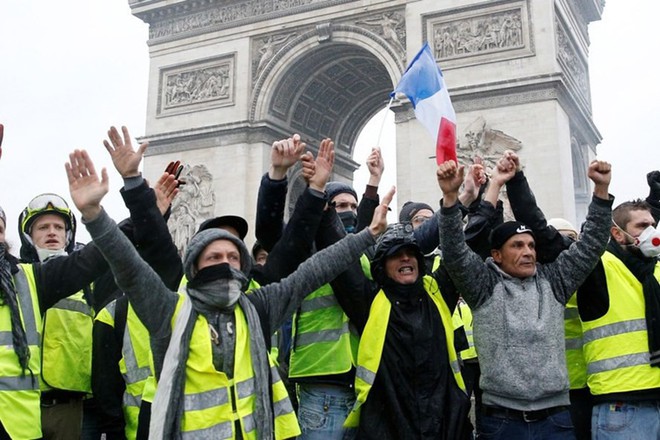 Biểu tình Paris qua lời kể của du học sinh Việt: Cuộc sống ngày thường vẫn rất ổn, bất chấp bạo loạn vào cuối tuần - Ảnh 1.