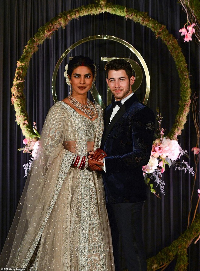 Nick Jonas và Hoa hậu Thế giới hạnh phúc ngập tràn trong bữa tiệc cưới có cả Thủ tướng Ấn Độ tham dự - Ảnh 4.