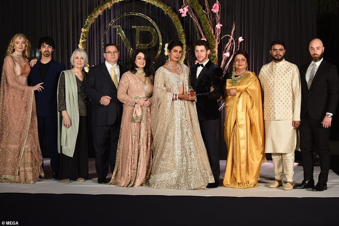 Nick Jonas và Hoa hậu Thế giới hạnh phúc ngập tràn trong bữa tiệc cưới có cả Thủ tướng Ấn Độ tham dự - Ảnh 9.