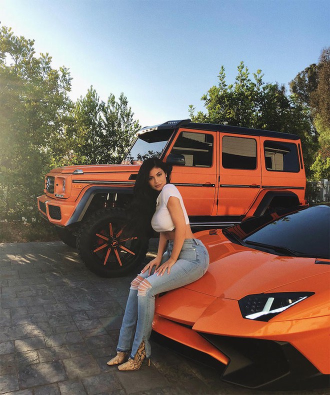 21 tuổi đã kiếm hàng ngàn tỷ đồng một năm, Kylie Jenner có cuộc sống sang chảnh và tài sản đáng ghen tị đến mức nào? - Ảnh 1.