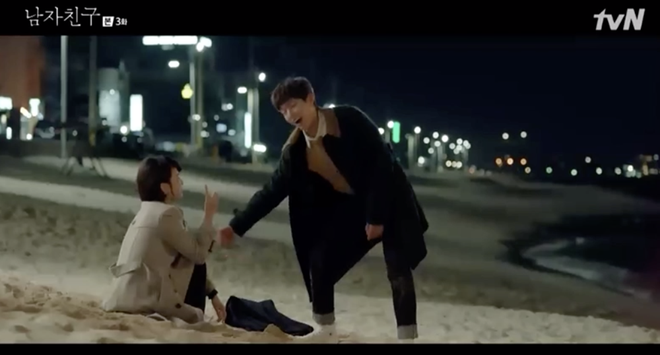 Không chê crush nghèo, Song Hye Kyo để trai trẻ Park Bo Gum đèo bằng xe chở hàng trong Encounter - Ảnh 2.