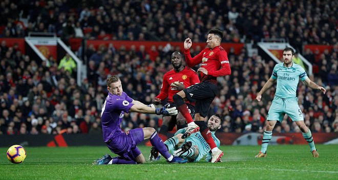 De Gea mắc sai lầm tai hại, MU vẫn chớp nhoáng giật điểm từ tay kình địch Arsenal - Ảnh 7.