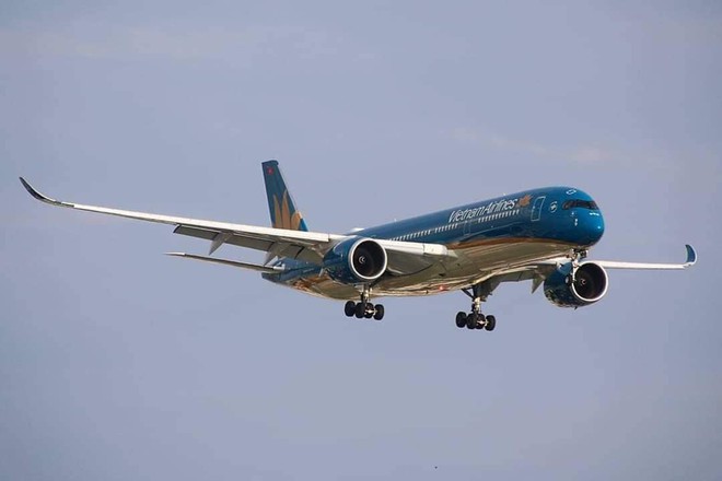 Vietnam Airlines tiếp tục tăng chuyến, đưa máy bay Airbus A350-900 chở cổ động viên sang Malaysia cổ vũ cho đội tuyển Việt Nam - Ảnh 1.