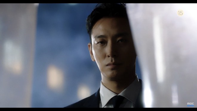 Thái tử Joo Ji Hoon bị siết cổ trong teaser phim mới Item - Ảnh 9.