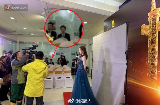 8 khoảnh khắc hot tại Hoa Biểu: Luhan lặng lẽ ngắm nhìn người yêu, Đặng Siêu lôi kéo cả dàn sao khủng chụp selfie - Ảnh 2.
