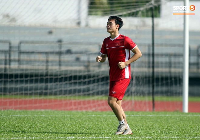 Đội tuyển Việt Nam chia nửa vui, buồn trong buổi tập đầu tiên trên đất Malaysia - Ảnh 2.