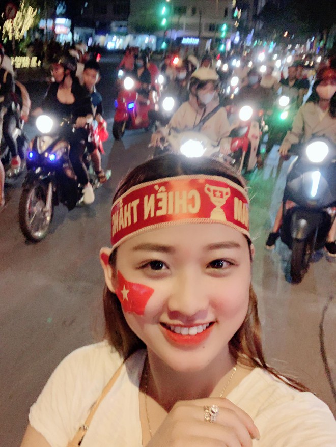Lộ diện chủ nh&acirc;n bức ảnh t&aacute;ch hạt ra khỏi quả thanh long g&acirc;y sốt mạng, đồng thời tiết lộ l&yacute; do l&agrave;m việc kỳ lạ - Ảnh 5.