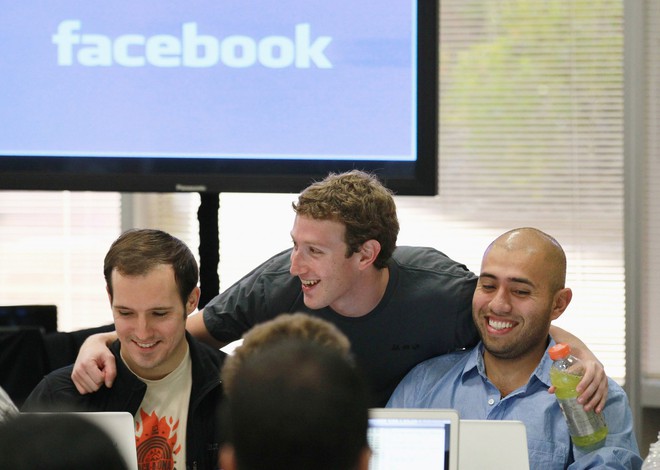 Quên News Feed đi, Mark Zuckerberg bảo Facebook sau này sẽ tập trung vào Stories - Ảnh 1.