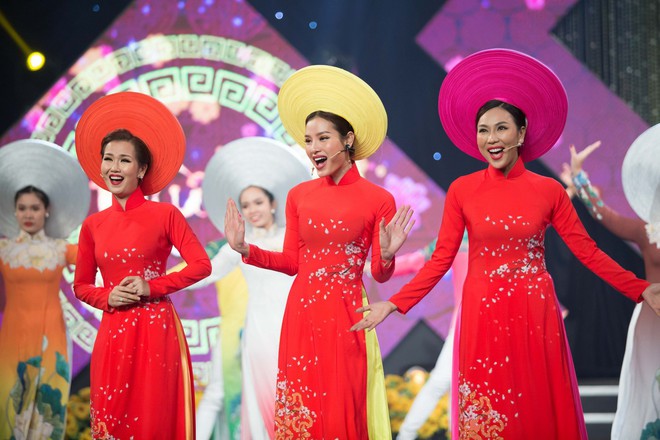 Hoa hậu Kiều Ngân xuất sắc giành ngôi Én Vàng 2017 - Ảnh 5.
