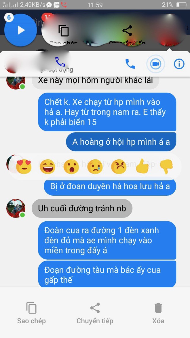 Xe chở nước ngọt gặp nạn ngày giáp Tết, người dân lao vào giúp đỡ tài xế thu dọn - Ảnh 2.