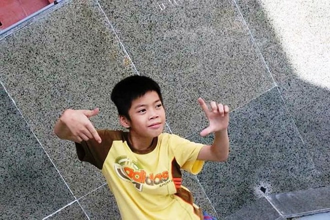 T&igrave;m thấy con, gia đ&igrave;nh y&ecirc;n t&acirc;m ăn Tết rồi! - Ảnh 1.