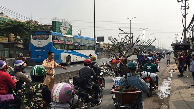 Về qu&ecirc; ăn Tết, cả gia đ&igrave;nh 4 người gặp nạn - Ảnh 2.