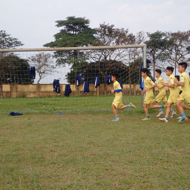 Quang Hải, Văn Hậu và Đức Huy truyền cảm hứng cho các cầu thủ trẻ - Ảnh 11.